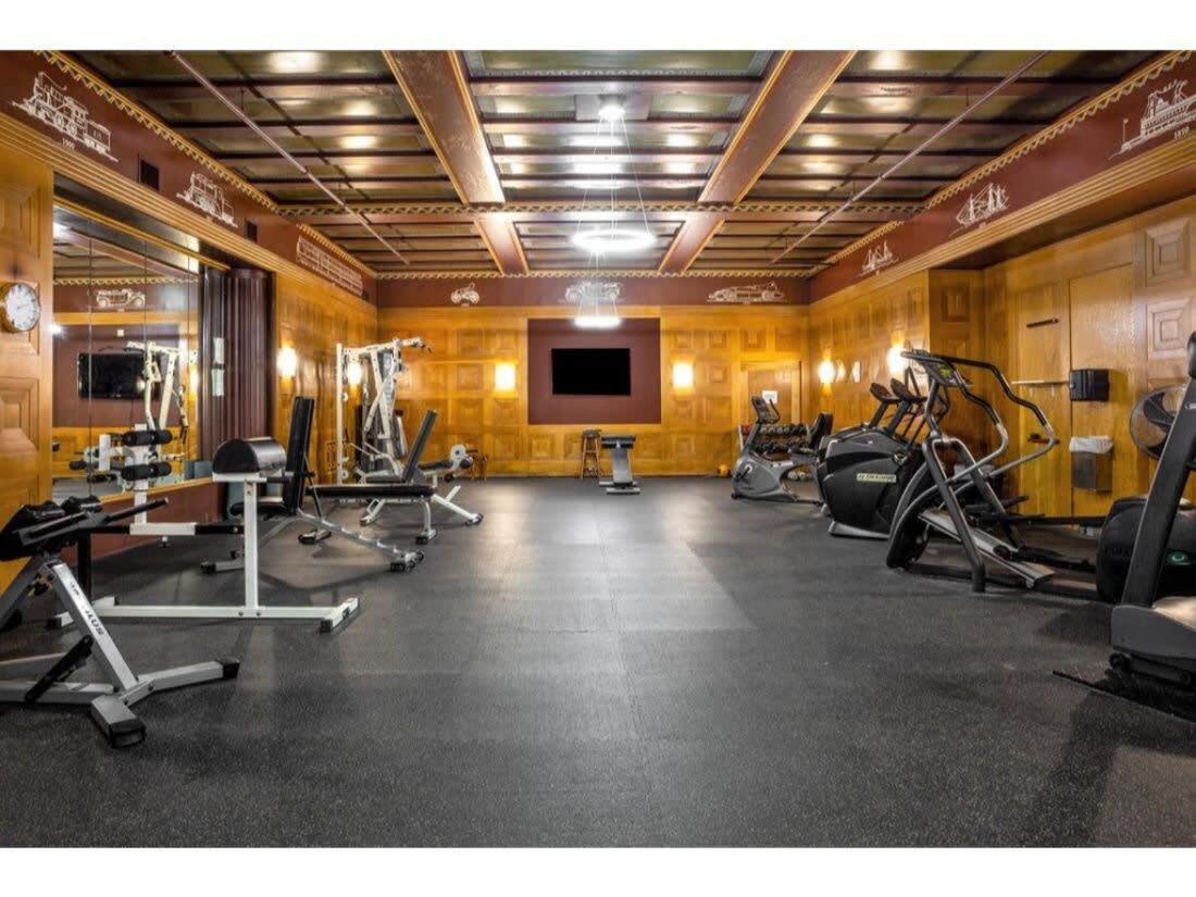 Modern Downtown 2br 2ba By Cozysuites Appartamento