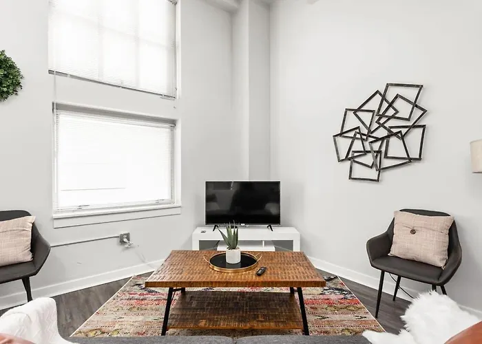 Modern Downtown Apartment 2Br 2Ba By Cozysuites